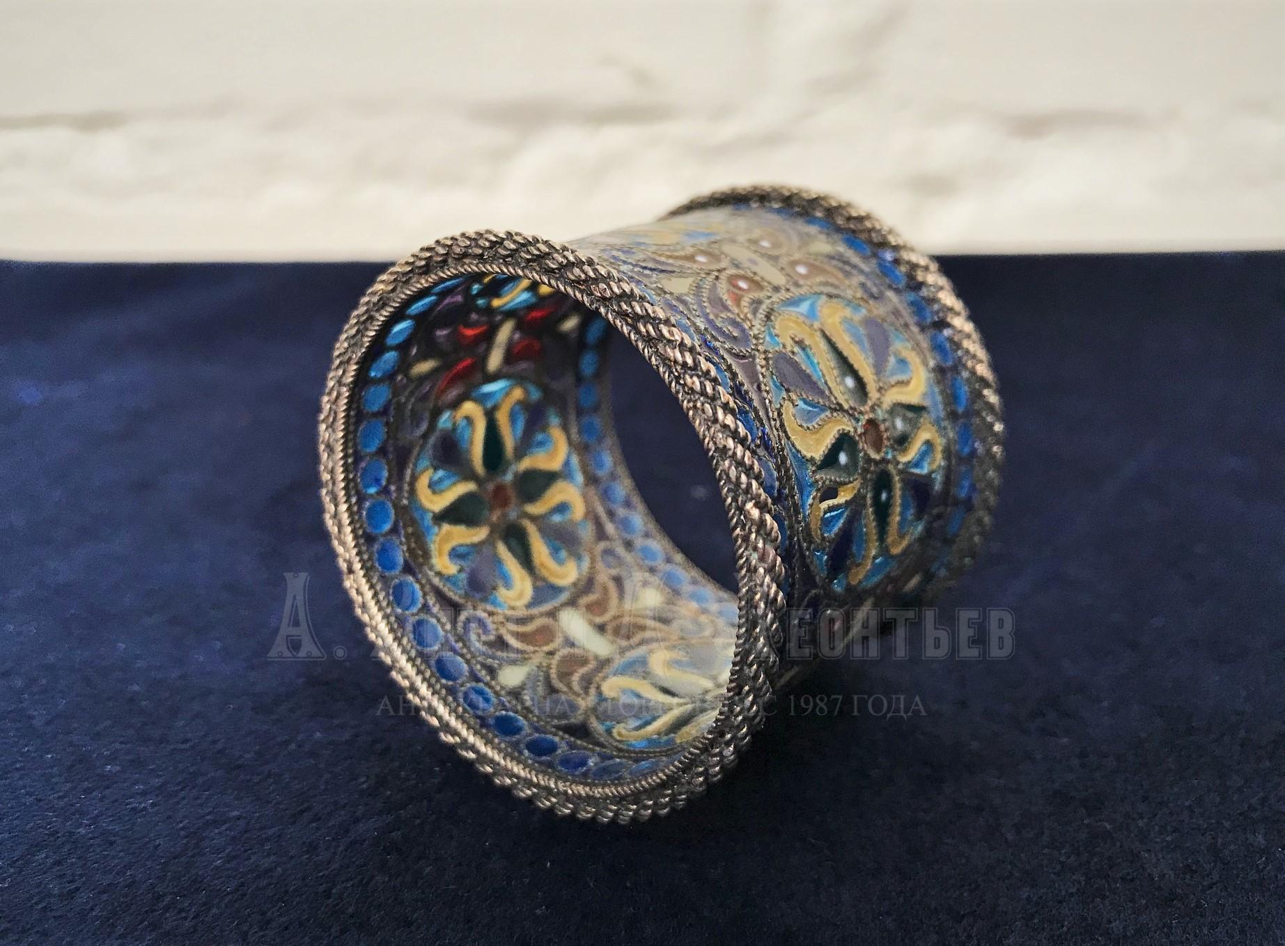 Кольцо серебряное для салфетки с витражной эмалью 84 проба Густав Клингерт